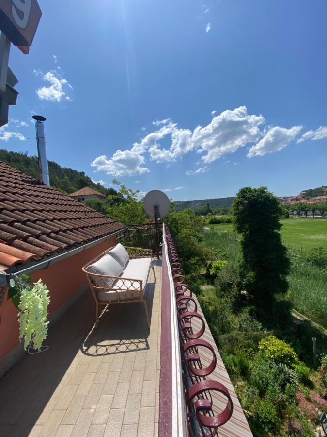Casa Erceg Amor Vincit Omnia Skradin Luaran gambar